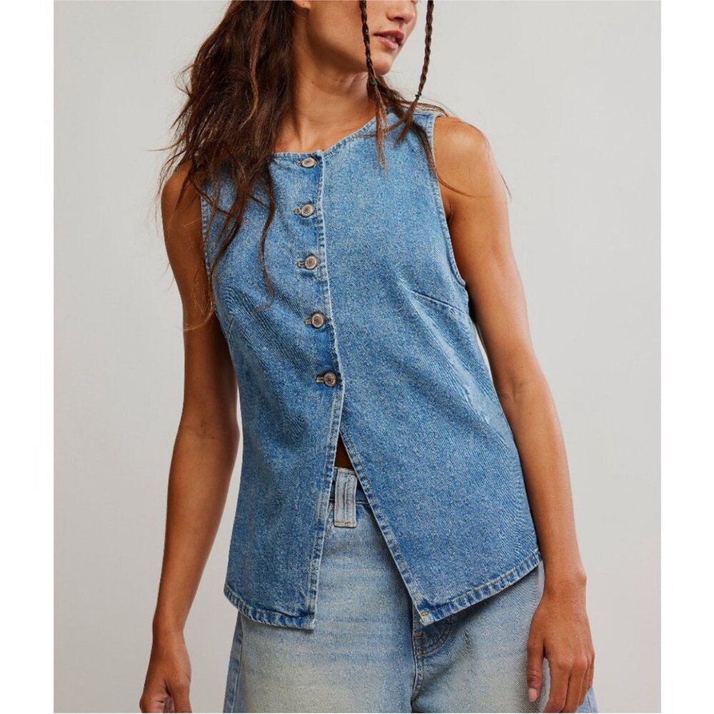 🎉LAST PIECE🎉FREE PEOPLE We The Free Aimee
Vest / Ultra Light Beam